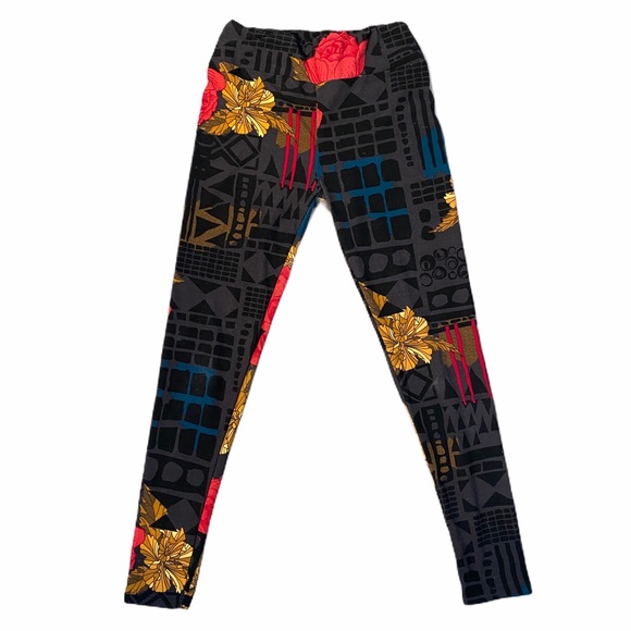 LuLaRoe Pants - Lularoe Black and Red Roses Romantic Leggings